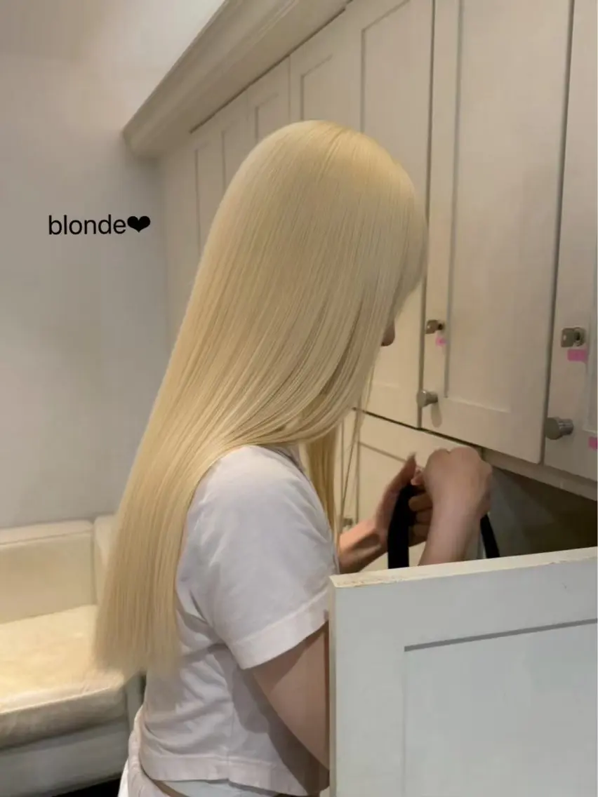 カラー 鈴木 彩音のヘアスタイル