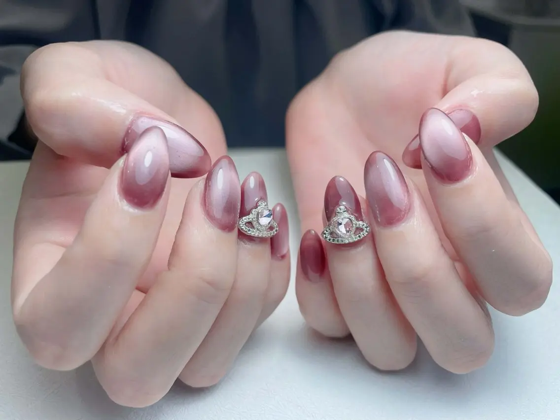 ネイル オーロラネイル フットネイル フレンチネイル ジェルネイル ガラスフレンチ ハンドネイル 中野駅から2分 MEO NAILのネイルデザイン