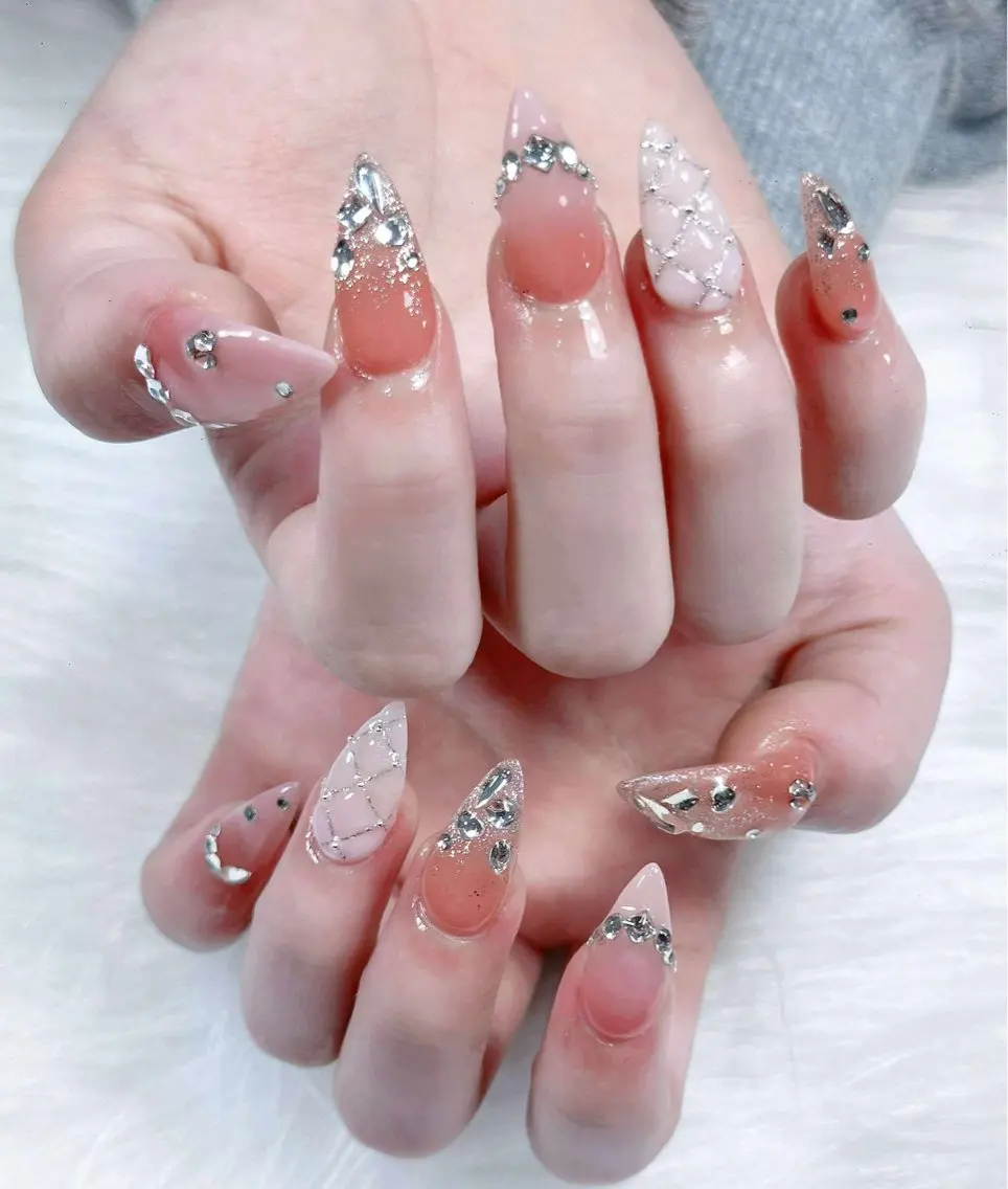 ネイル Hin Hana Nailのネイルデザイン
