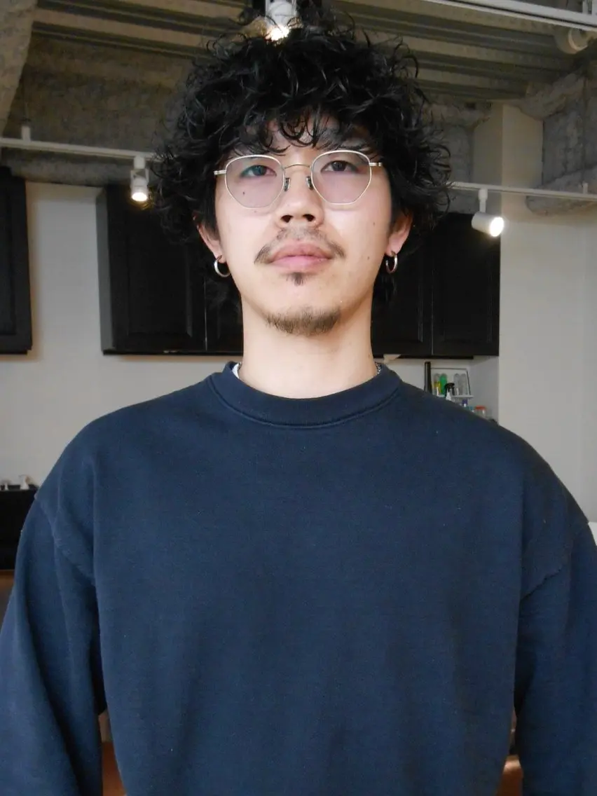 ミディアム パーマ メンズ グランジヘア 無造作ヘアHYUGAのヘアスタイル