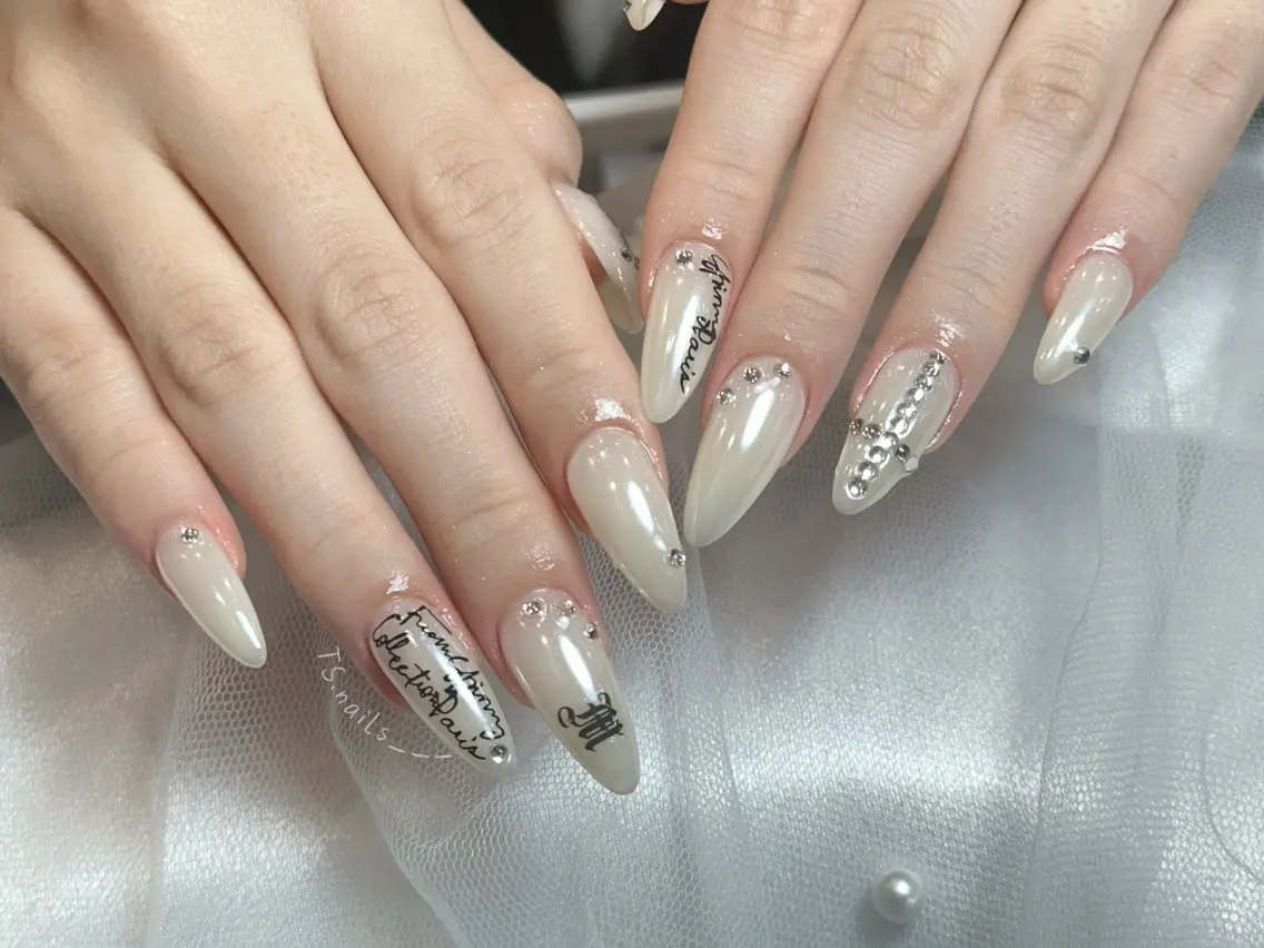 ネイル ハンドネイル フットネイル ハンドケア TS. nails___のネイルデザイン