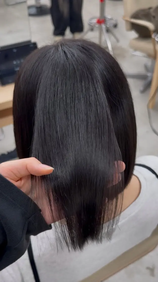 ミディアム 加藤 あいなのヘアスタイル