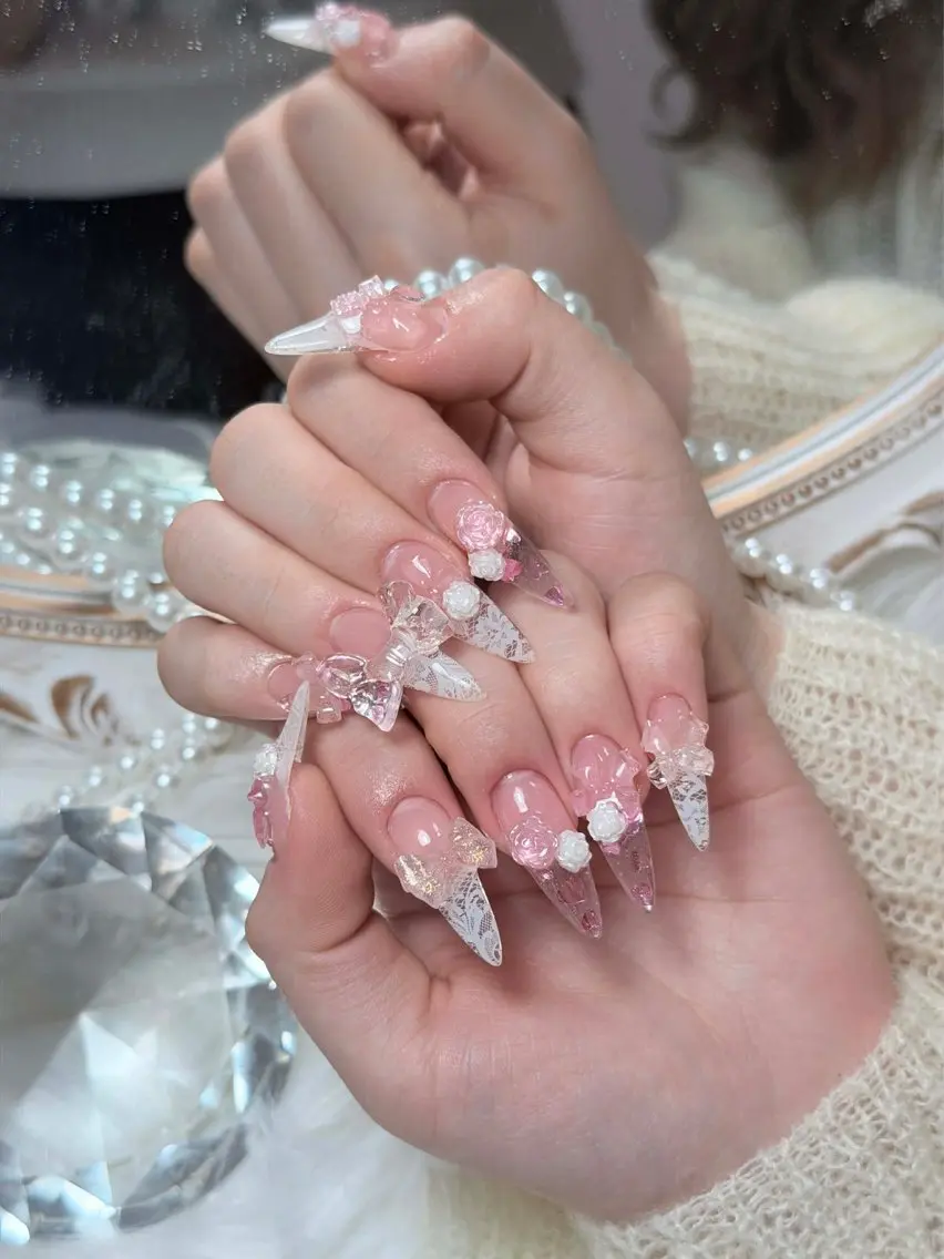 ネイル チークネイル ドット フレンチネイル グラデーション ハート ハンドネイル ハンドケア Eli Muse 新宿ネイルのネイルデザイン
