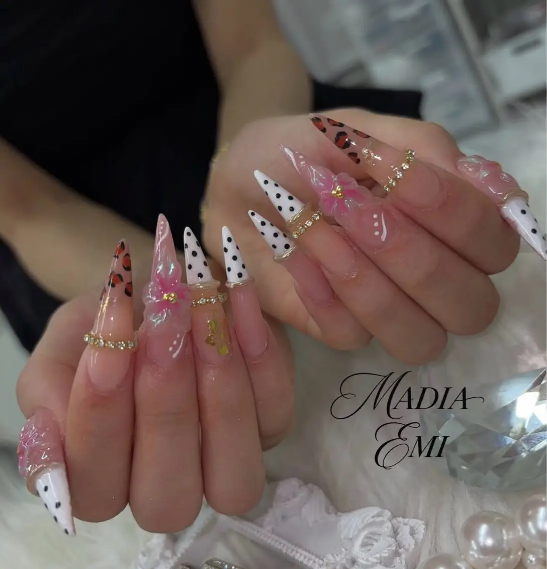ネイル ハンドネイル MADIA YUKIHOのネイルデザイン