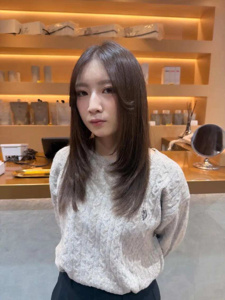 ミディアム カット ヘアカラー トリートメント ヘッドスパ 🦋韓国レイヤー特化 🦋髪質改善🩵来輝のヘアスタイル