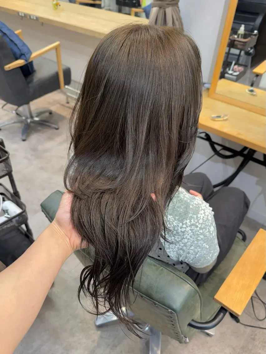 セミロング カラー ベージュカラー オリーブベージュ オリーブカラー ヘアカラー トリートメント 縮毛矯正/シール エクステ/艶髪ひふみのヘアスタイル