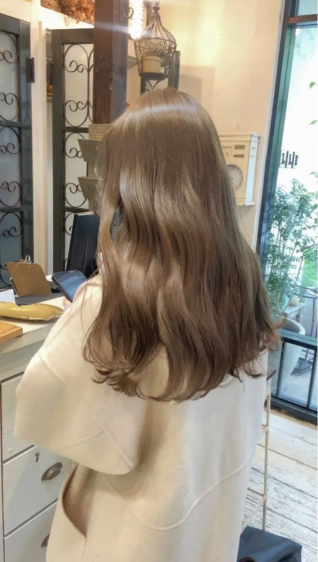 ロング カラー ベージュカラー 透明感カラー オリーブベージュ ダメージレス美容師 🌱水島侑理のヘアスタイル