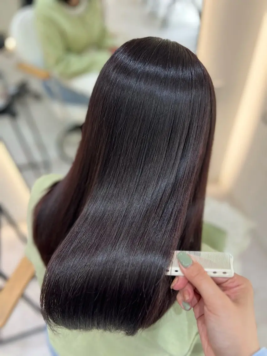 セミロング Zina aimiのヘアスタイル