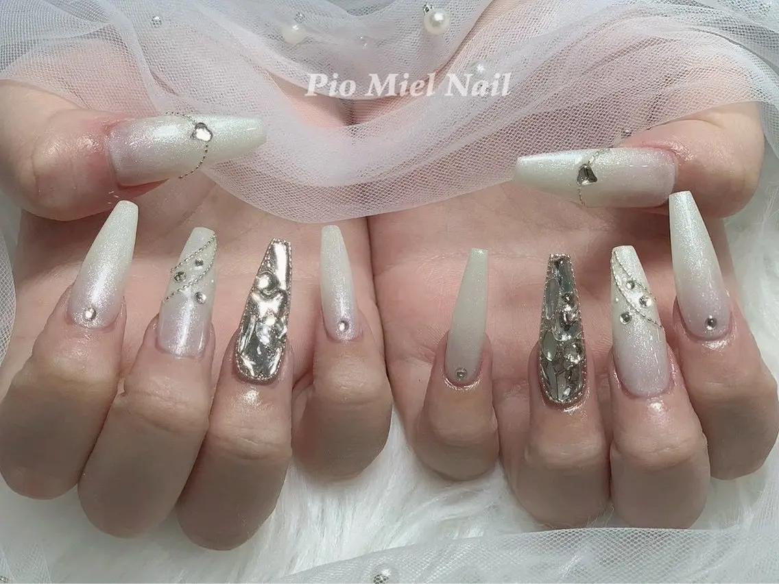 ネイル ハンドネイル HANA 長さだしのネイルデザイン
