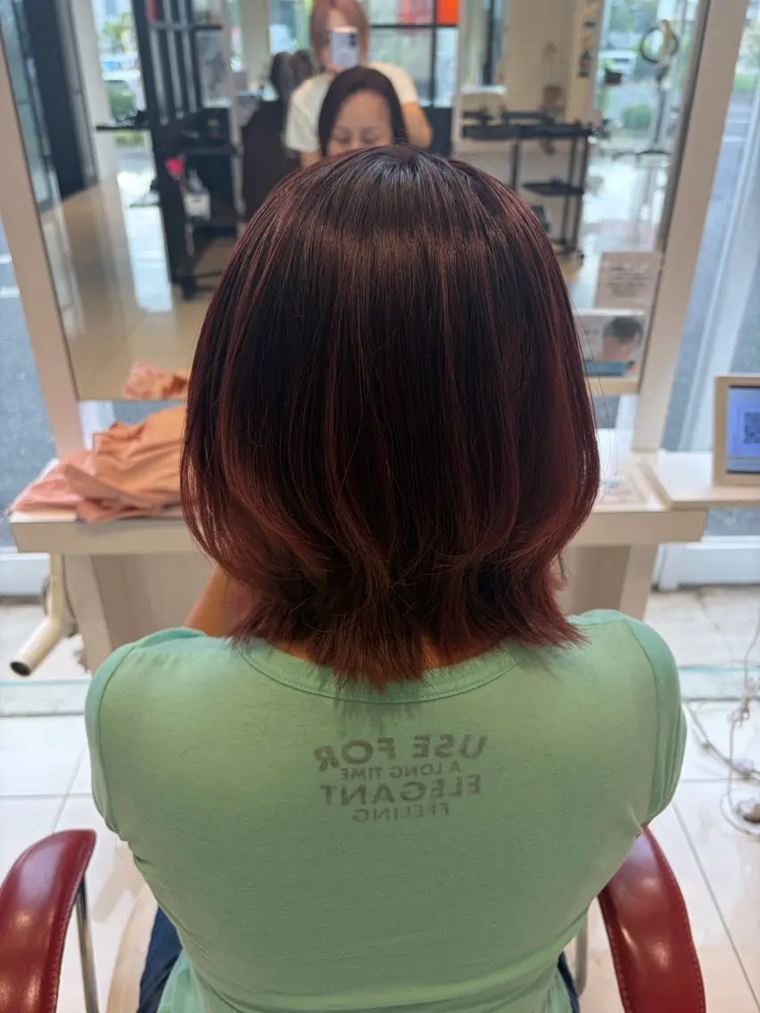 カラー ブリーチ ブリーチなしカラー レッドカラー 石井 麻鈴のヘアスタイル