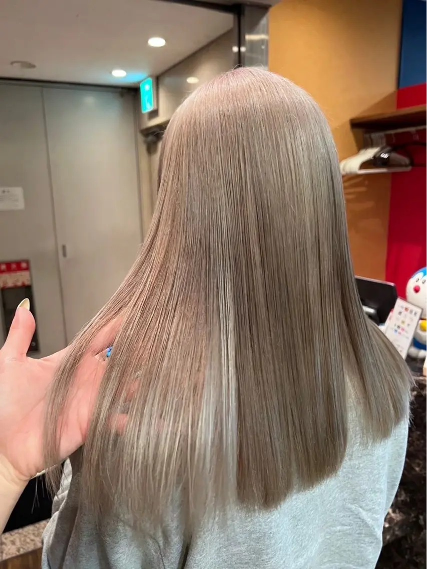 カラー ブリーチ ハイトーンカラー 《海外ヘア》艶カラー Mariaのヘアスタイル