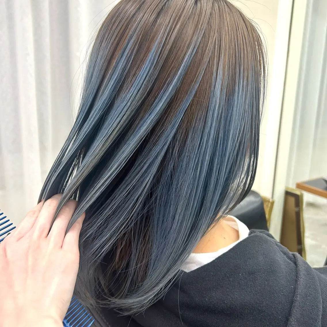 セミロング カラー ヘアカラー 7Bridge 滝内ひよりのヘアスタイル