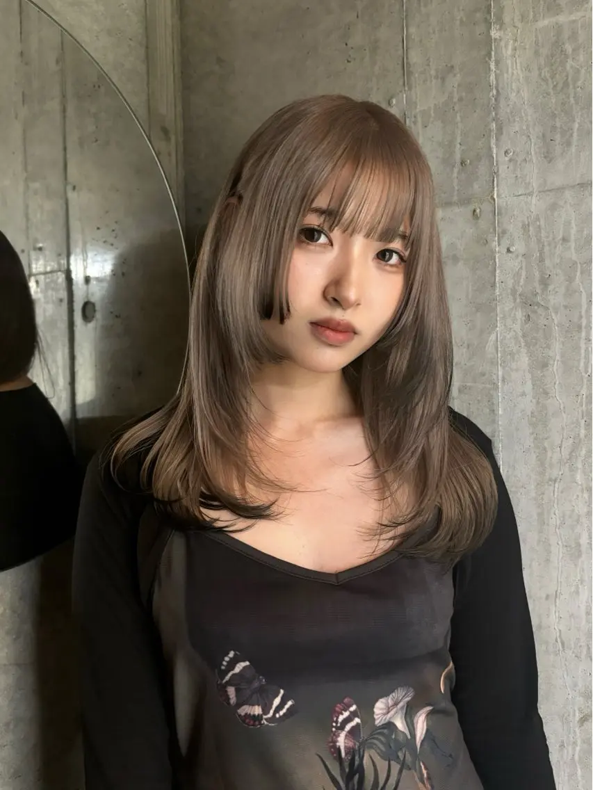 セミロング カラー 中川 舞依のヘアスタイル