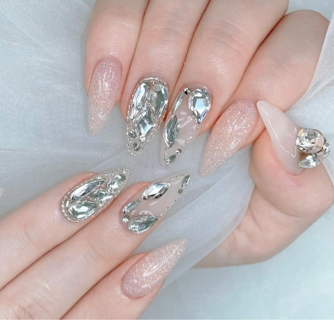 ネイル アニマル柄 オーロラネイル チークネイル フラッシュネイル ジェルネイル ハンドネイル Tira Nailのネイルデザイン