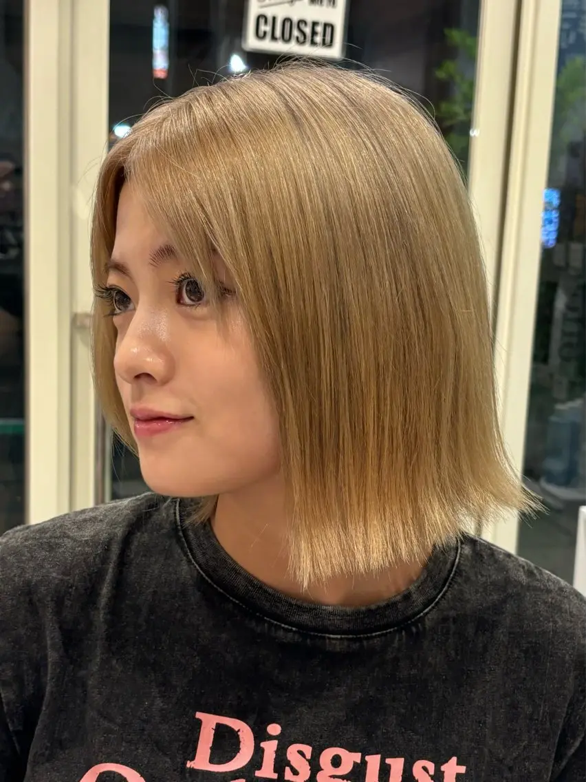 ミディアム カラー アッシュ アッシュブロンド ブリーチ ブロンド ヘアカラー 🌙Ash中目黒 坪内沙月🌙のヘアスタイル