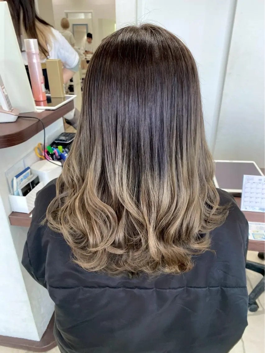 カラー カット ヘアカラー トリートメント 三宅 隼生のヘアスタイル