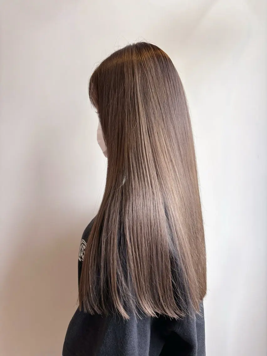 ロング カラー ブリーチ 透明感カラー グレージュ 水川 七海のヘアスタイル
