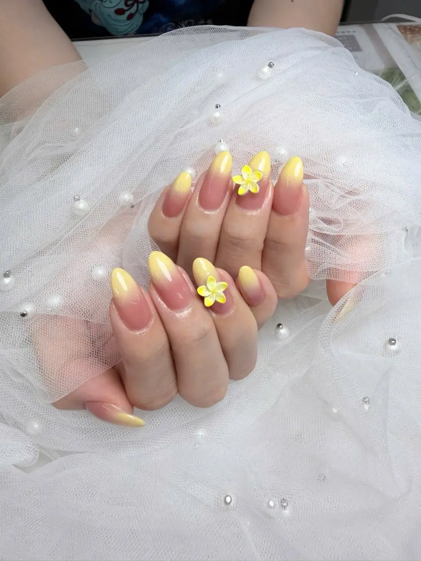 ネイル チークネイル フレンチネイル グラデーション 韓国ネイル マグネットネイル MiA NAILのネイルデザイン