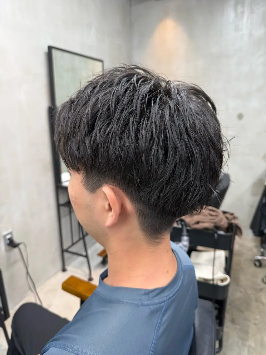 ショート メンズ アップバング 田中 叶夢のヘアスタイル