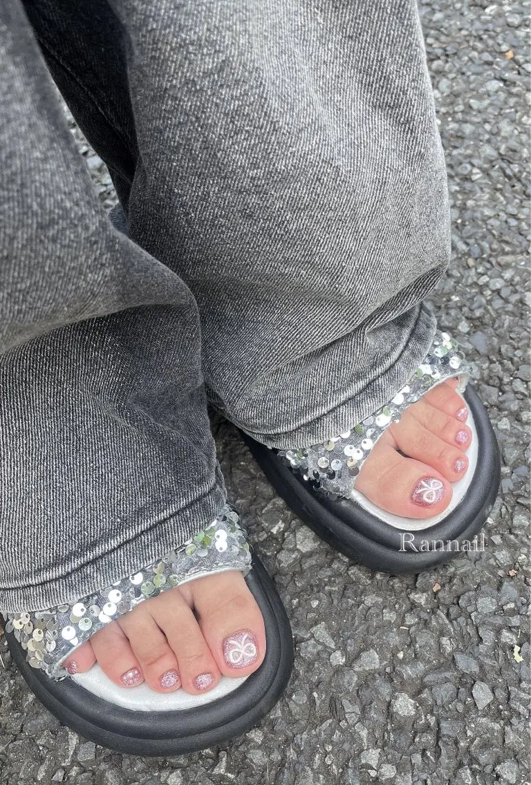 ネイル フットネイル マグネットネイル リボン 夏ネイル フットネイル Ran Nailのネイルデザイン