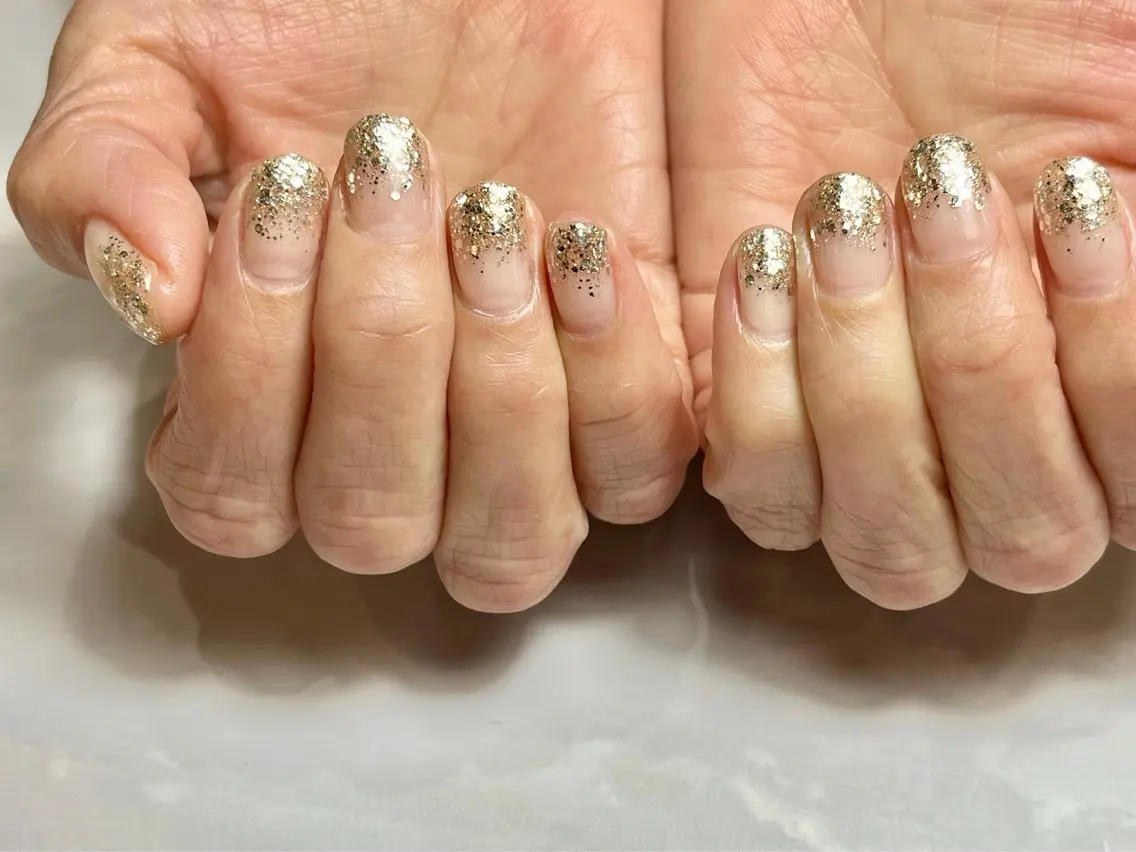 ネイル ラメ(グリッター) ラメグラデーション Mano Nailのネイルデザイン