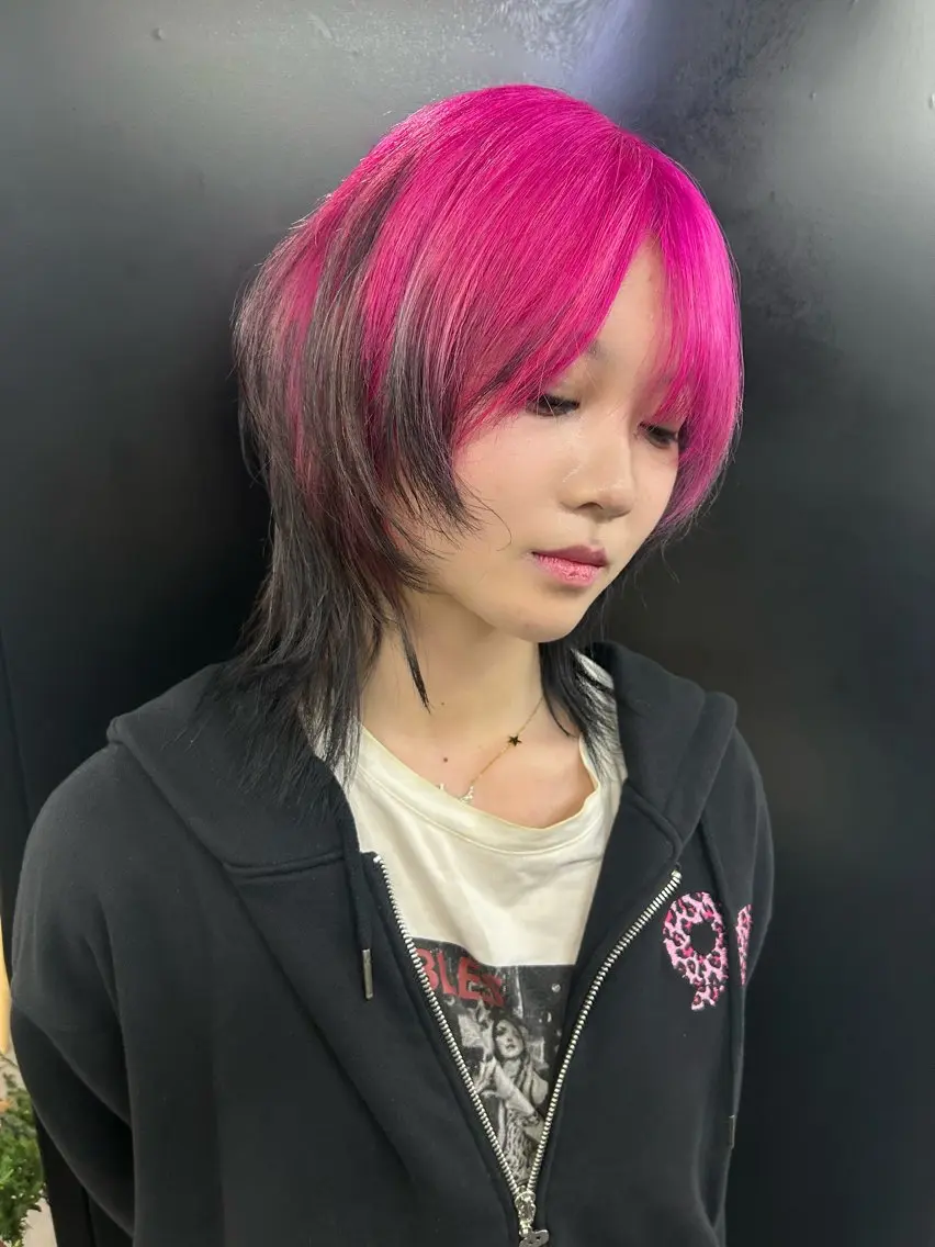 セミロング カラー ブリーチ グラデーションカラー 縮毛矯正 ヘアカラー null 《 栞 》のヘアスタイル