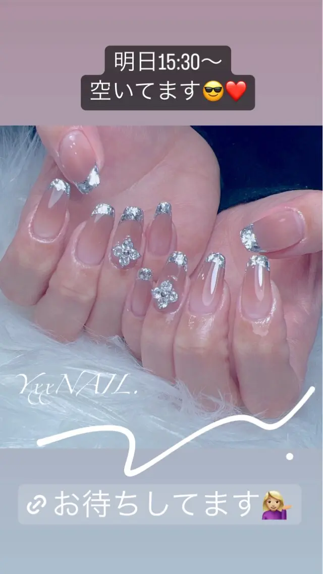 ネイル フレンチネイル ガラスフレンチ ハンドネイル フットネイル プライベートサロン 🩵YxxNAIL.のネイルデザイン