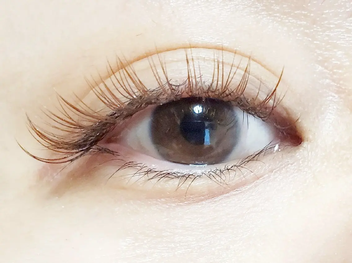 マツエク・マツパ カラーマツエク Bee. eyelashのマツエク・マツパデザイン
