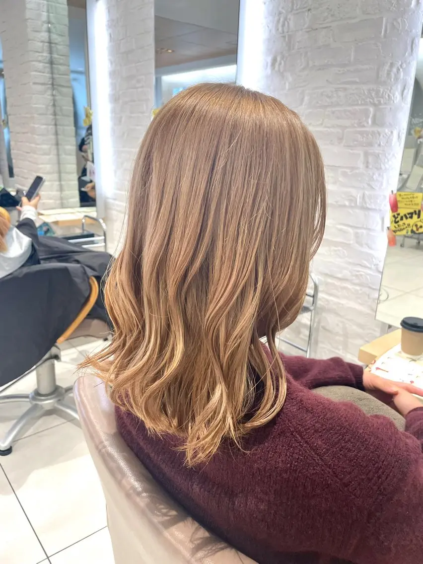 セミロング カラー ❤︎韓国レイヤー❤︎ アカリのヘアスタイル