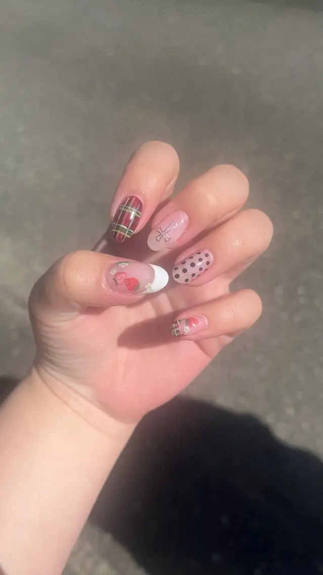ネイル ハンドネイル ˖ ࣪⊹GRACE モモ✩⡱のネイルデザイン