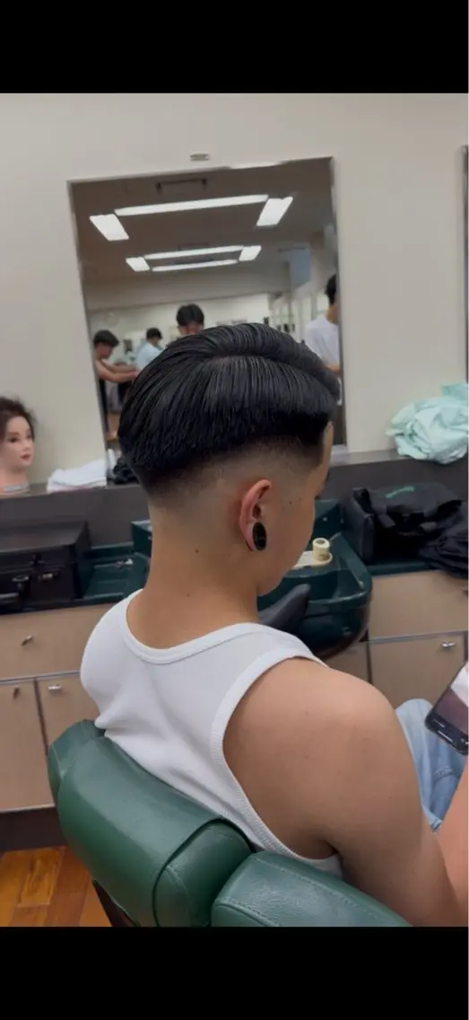 メンズ フェードカット 七三 浅倉 迅佑のヘアスタイル