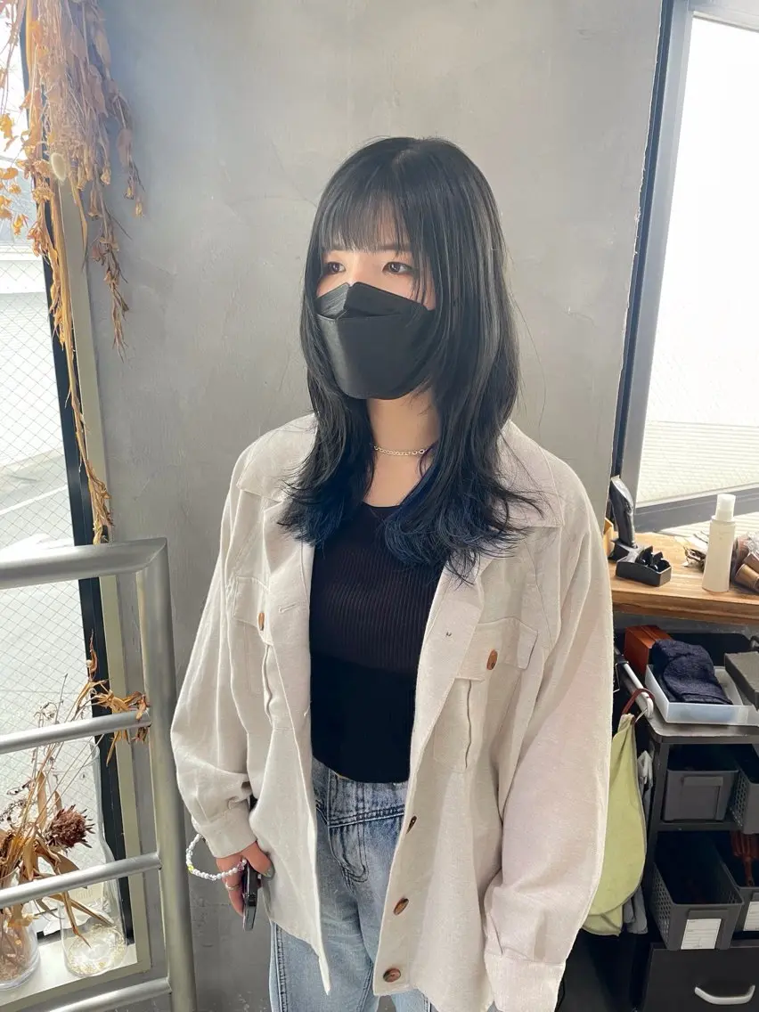 セミロング カラー インナーカラー レイヤーカット 外ハネヘア ウルフカット ウルフ レイヤー パーマ🪐MANAのヘアスタイル