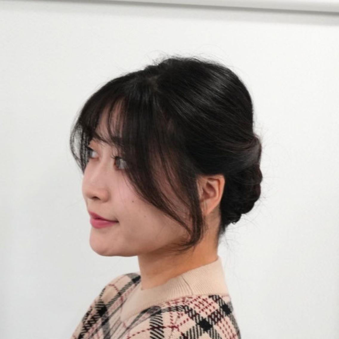 ヘアアレンジ ローシニヨン シースルーバング ❇️安達 優心❇️ レイヤー/艶髪特化のヘアスタイル