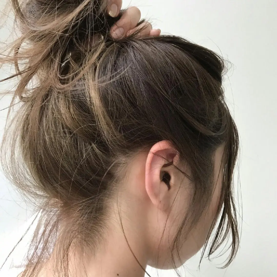 セミロング ハイライト Ash 店長　山下達也のヘアスタイル