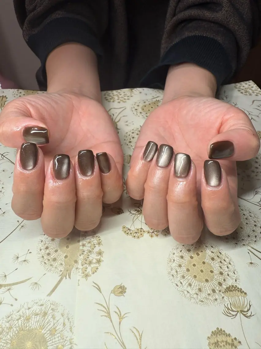 ネイル ブラウン マグネットネイル スクエアネイル 冬ネイル ハンドネイル miel nailのネイルデザイン