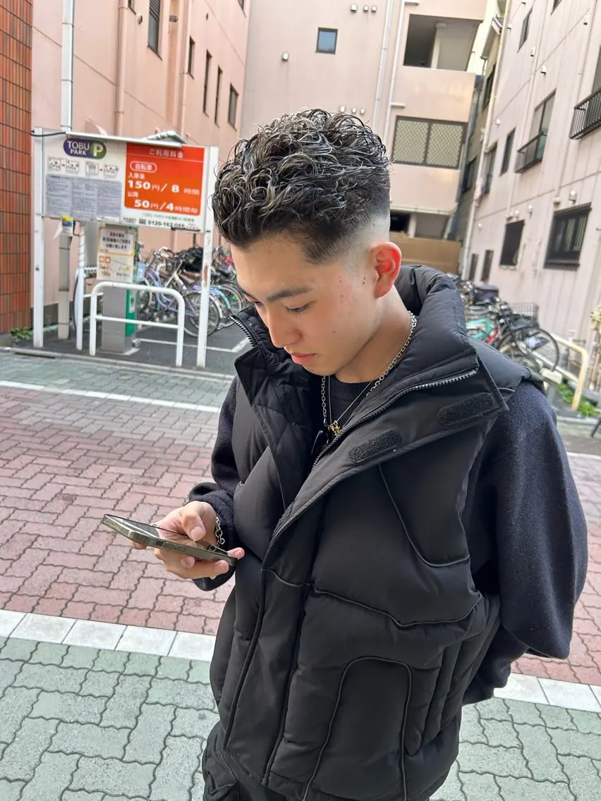 ショート パーマ ハイライト 秋津 琉花のヘアスタイル