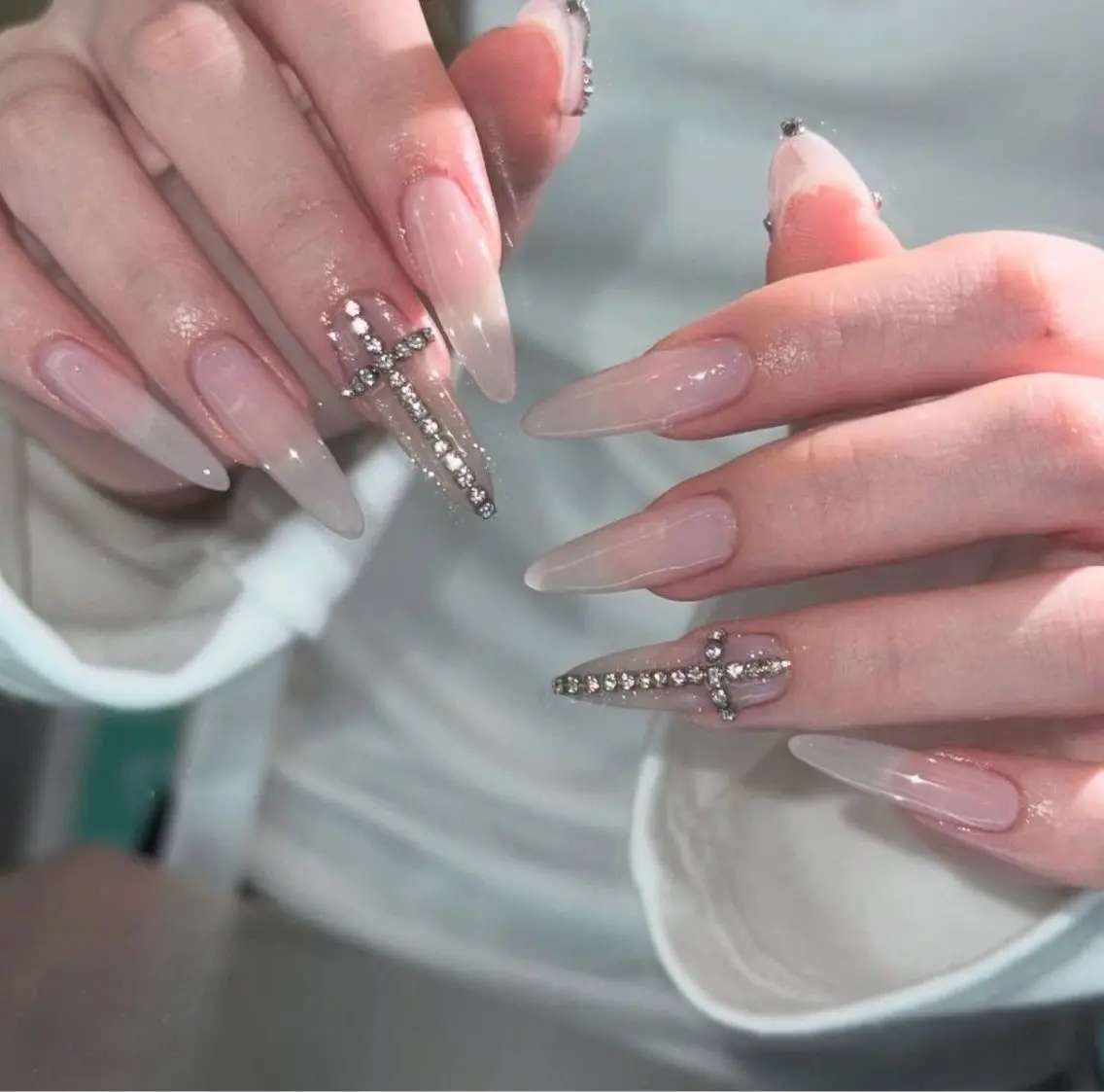 ネイル 長さ出し フレンチネイル グラデーション ワンホンネイル ハンドネイル AUREA Nail 心斎橋店のネイルデザイン