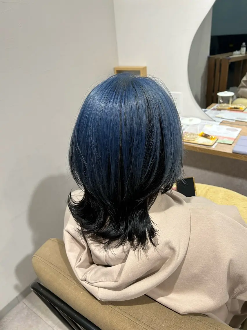 ショート カラー 井手 孔介のヘアスタイル