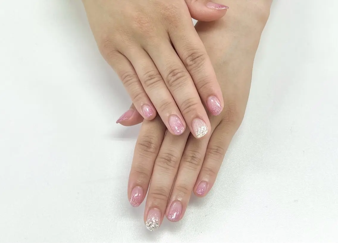 ネイル アートネイル グラデーション ラメ(グリッター) ラメグラデーション haruka 🎀のネイルデザイン