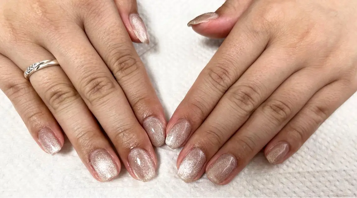 ネイル オーロラネイル フラワーネイル フットネイル フレンチネイル ジェルネイル mogunail &blowのネイルデザイン