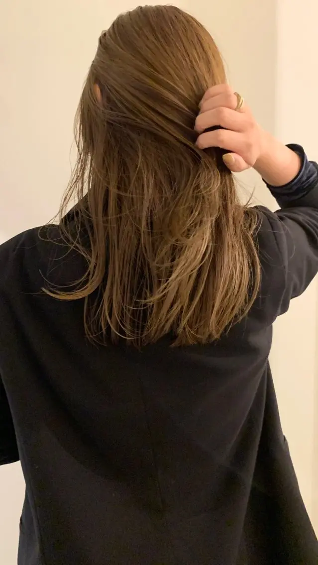 ロング カラー ベージュカラー オリーブベージュ カット ヘアカラー トリートメント 落合希 Olivebeigeのヘアスタイル