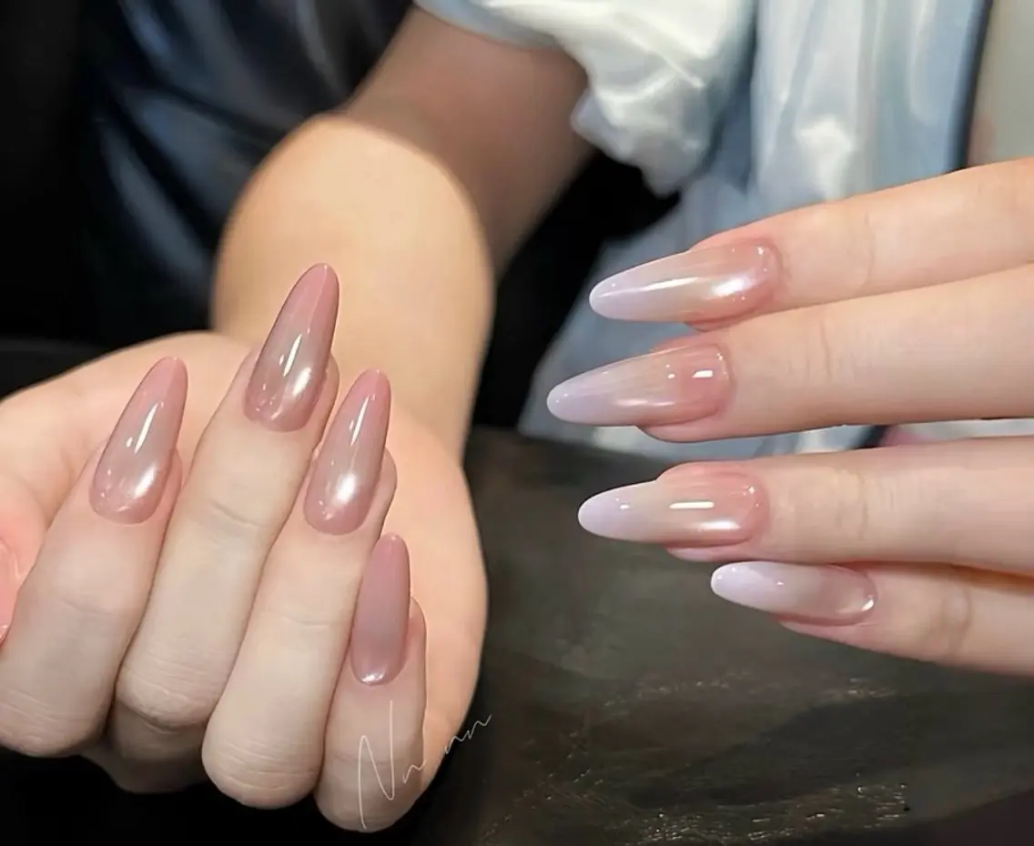 ネイル チークネイル 長さ出し フラワーネイル フレンチネイル ガーリー sun nail池袋 モデル募集のネイルデザイン