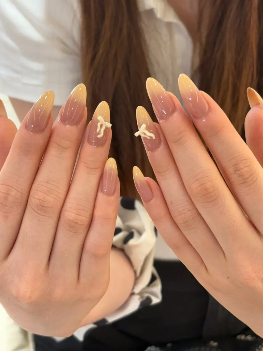ネイル オーロラネイル チークネイル 長さ出し フレンチネイル ジェルネイル Sun Nail linaのネイルデザイン