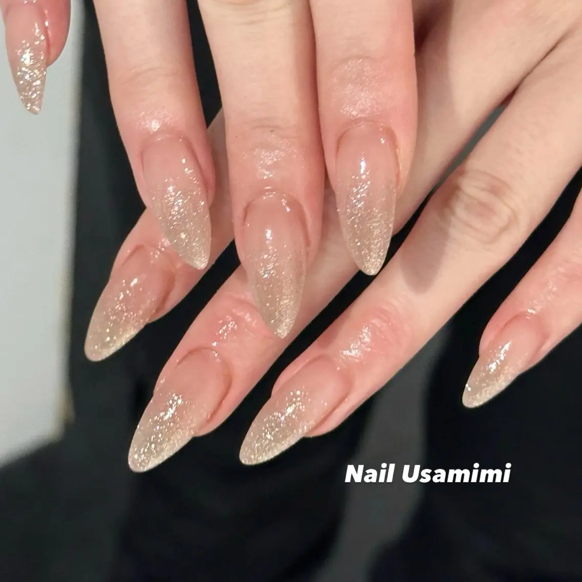 ネイル キラキラネイル ラメ(グリッター) ラメグラデーション ロングネイル ワンホンネイル ハンドネイル 本町NailUsaM imi MOMOKAのネイルデザイン