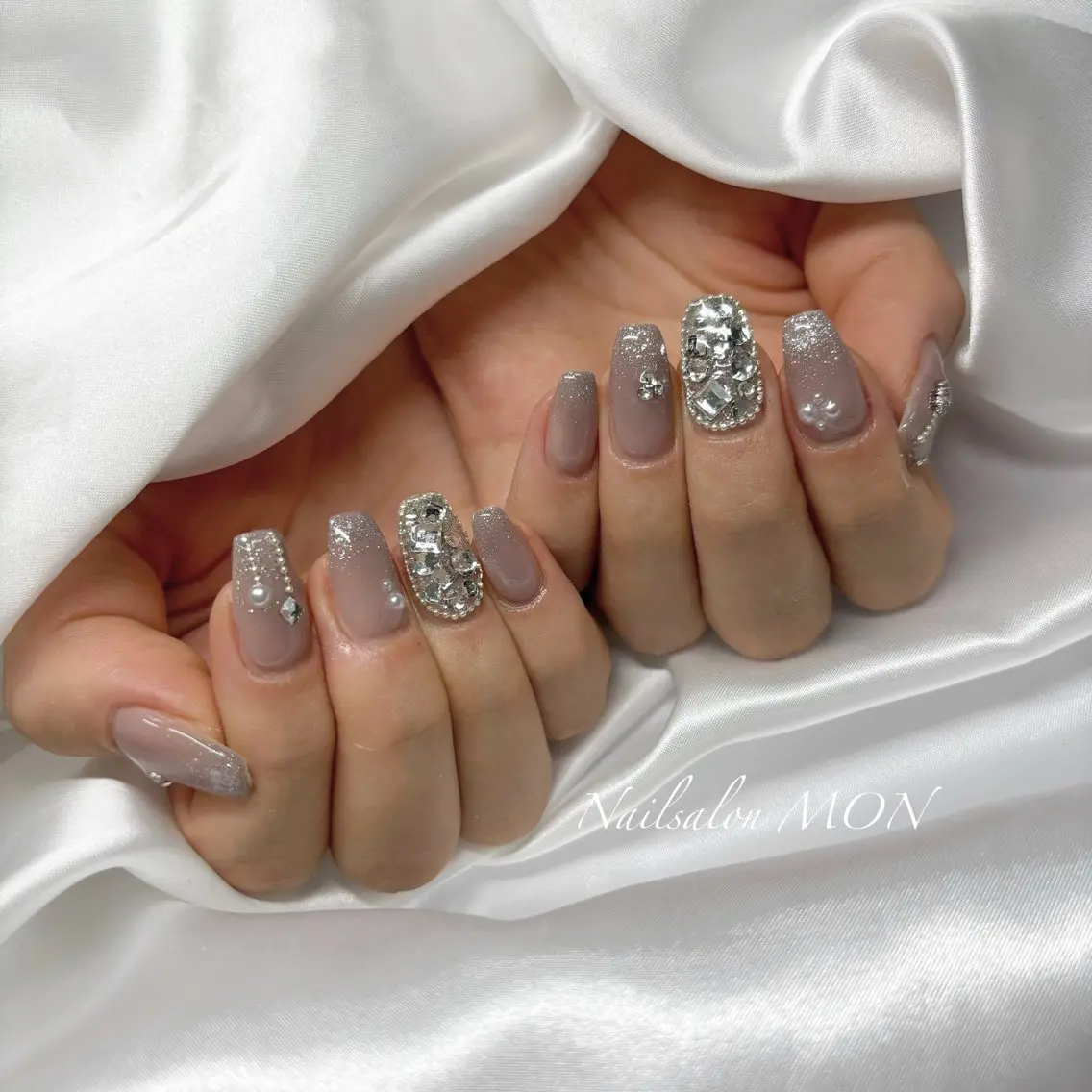 ネイル ストーンネイル ハンドネイル Nailsalon MONのネイルデザイン