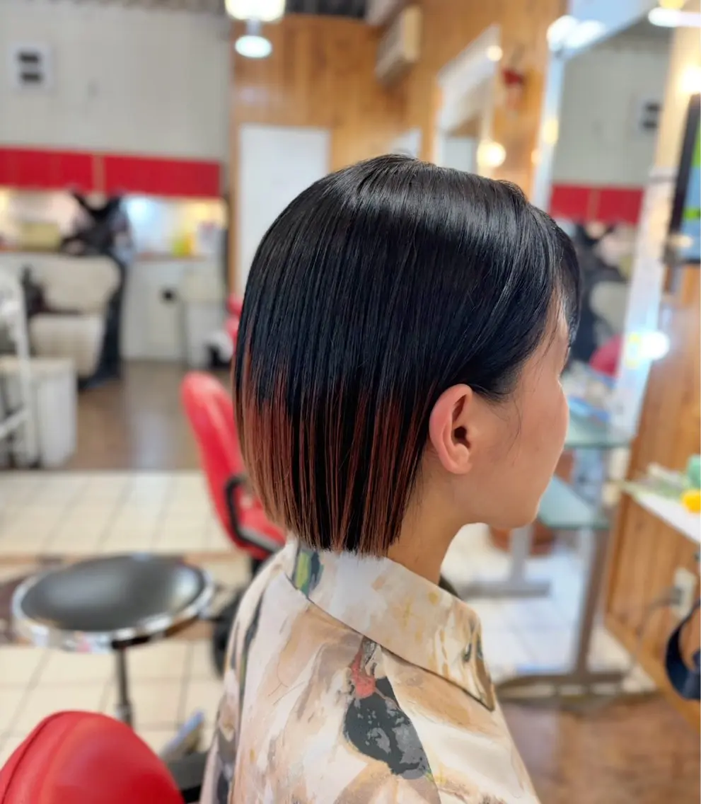 ショート カラー 百瀬 なつ美のヘアスタイル