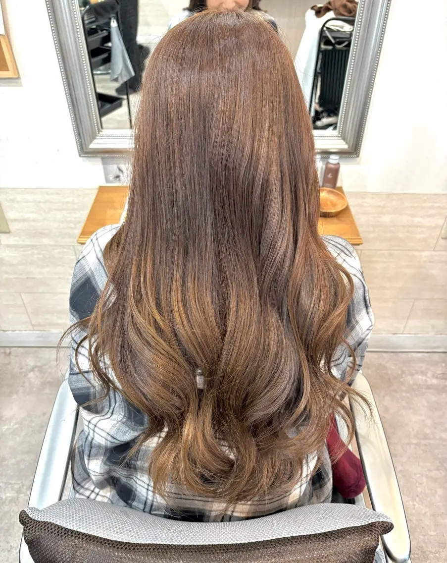 ロング ヘアカラー 堀川 希歩のヘアスタイル
