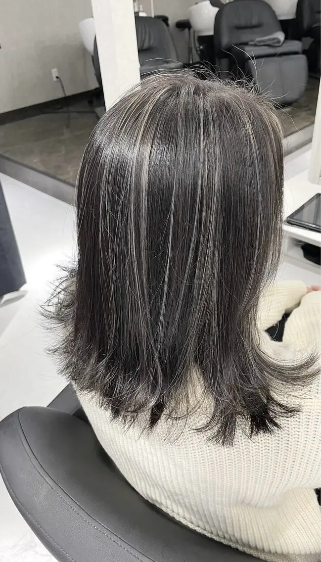 ミディアム カラー ハイライトカラー ハイライト カット ヘアカラー 🫧高鹿汰一髪質改善 /白髪ぼかし🫧のヘアスタイル