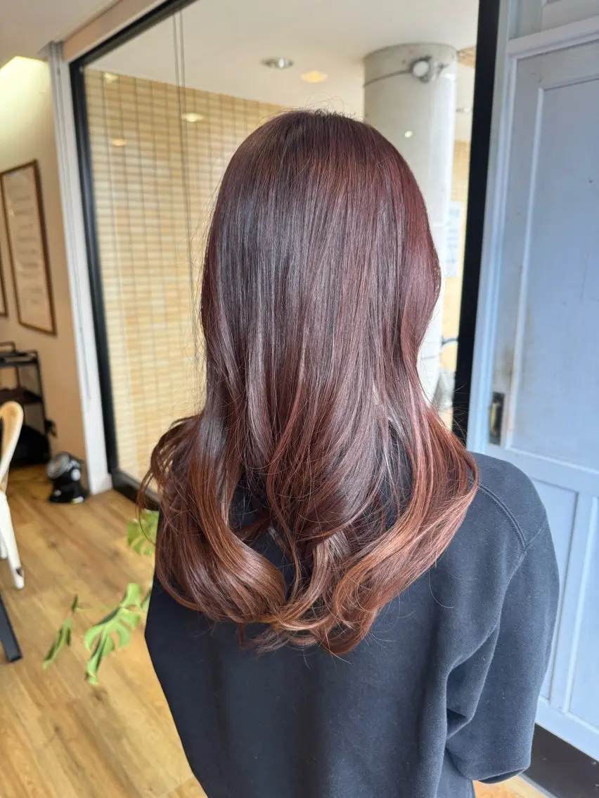 ロング カラー グレージュ ラベンダーカラー ラベンダーグレージュ ラベンダーグレー ヘアカラー トリートメント ツキダテ ユイのヘアスタイル