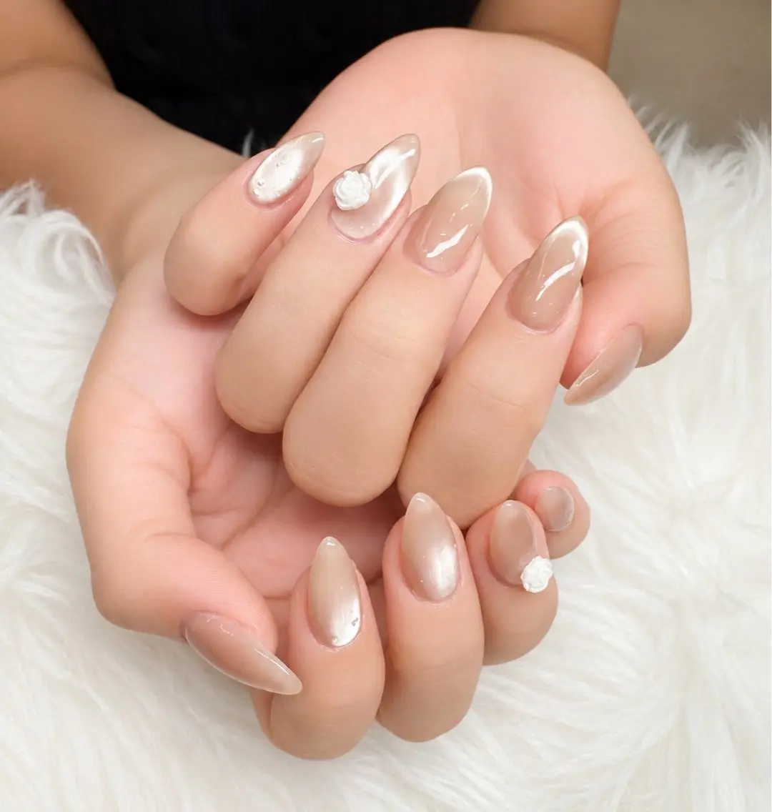 ネイル MIKA RUBY NAIL SLONのネイルデザイン